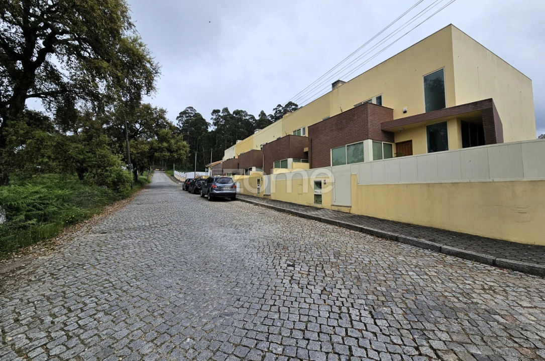 Moradia T4 para Venda em Sandim, Olival, Lever e Crestuma Foto 2