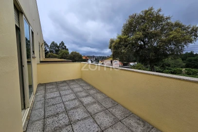 Moradia T4 para Venda em Sandim, Olival, Lever e Crestuma