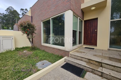 Moradia T4 para Venda em Sandim, Olival, Lever e Crestuma