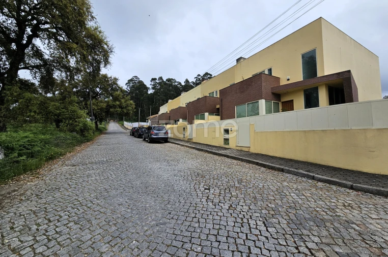 Moradia T4 para Venda em Sandim, Olival, Lever e Crestuma Foto 2