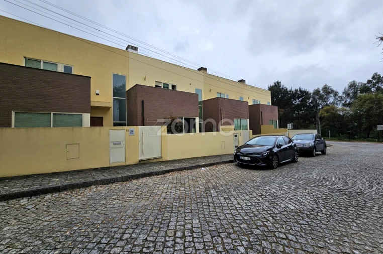 Moradia T4 para Venda em Sandim, Olival, Lever e Crestuma Foto 3