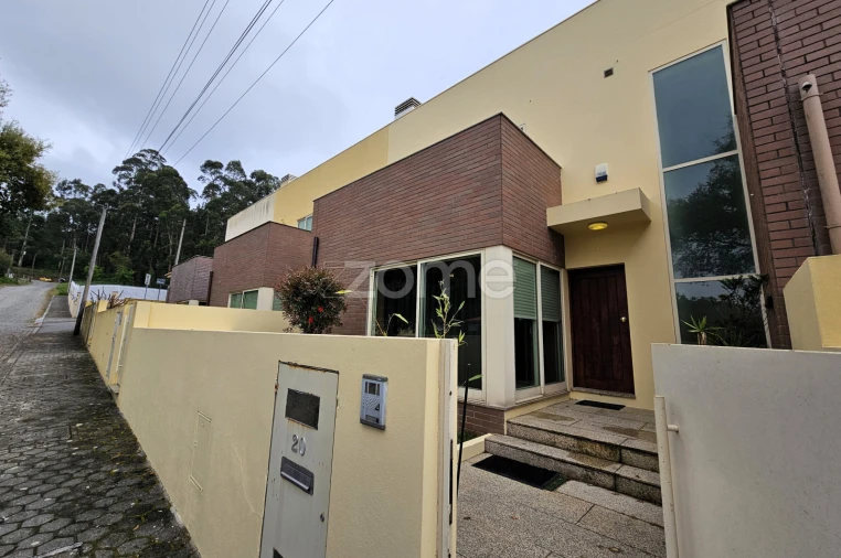 Moradia T4 para Venda em Sandim, Olival, Lever e Crestuma Foto 4