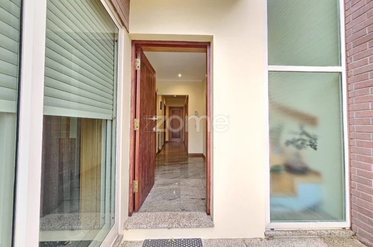 Moradia T4 para Venda em Sandim, Olival, Lever e Crestuma Foto 6