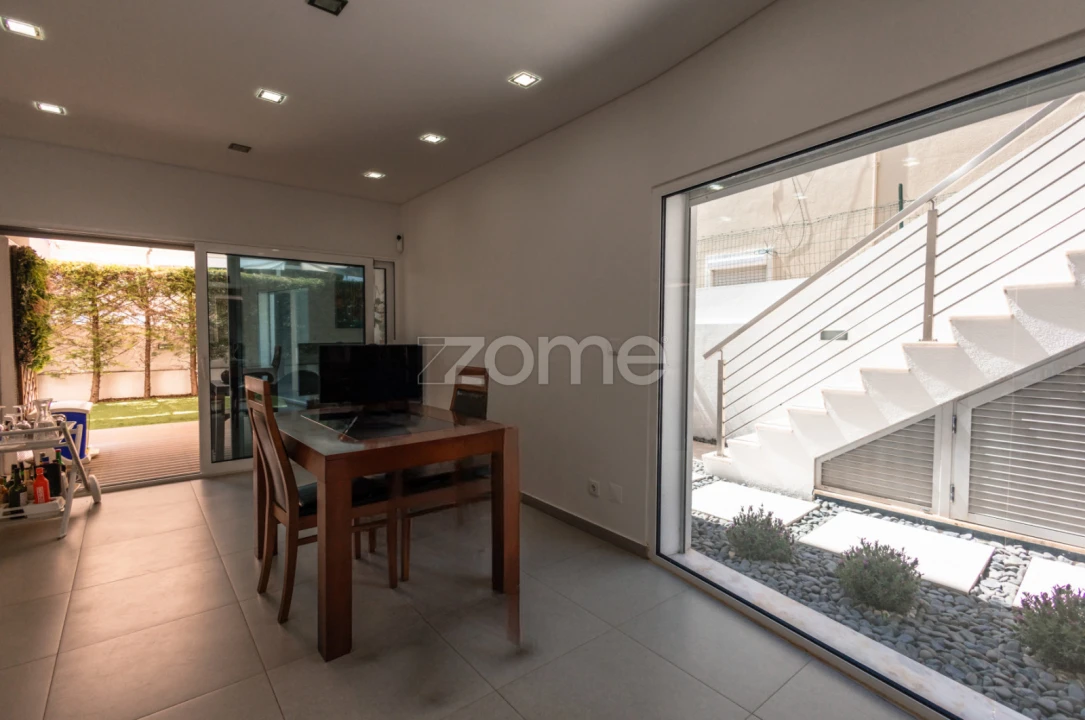 Moradia T4 para Venda em Almada, Cova da Piedade, Pragal e Cacilhas Foto 23