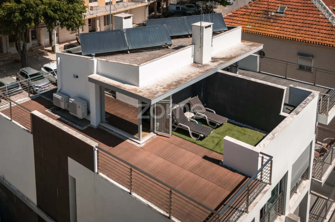 Moradia T4 para Venda em Almada, Cova da Piedade, Pragal e Cacilhas Foto 8