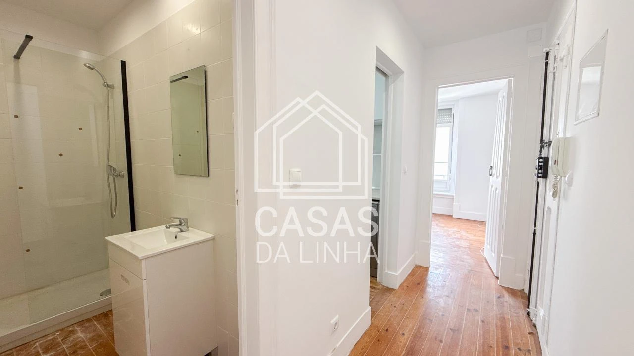 Apartamento T2 para Arrendamento em São Domingos de Benfica Foto 13