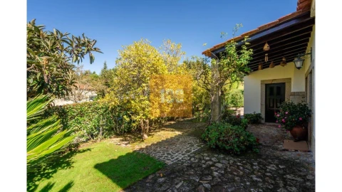 Quinta T4 para Venda em Couto