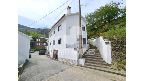 Moradia T3 para Venda em Cerdeira e Moura da Serra