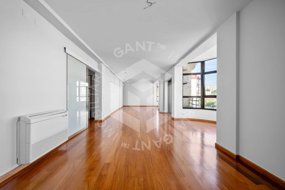 Apartamento T4 para Venda em Almada, Cova da Piedade, Pragal e Cacilhas Foto 1