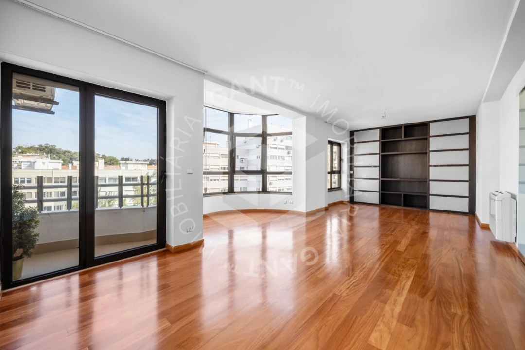 Apartamento T4 para Venda em Almada, Cova da Piedade, Pragal e Cacilhas Foto 5