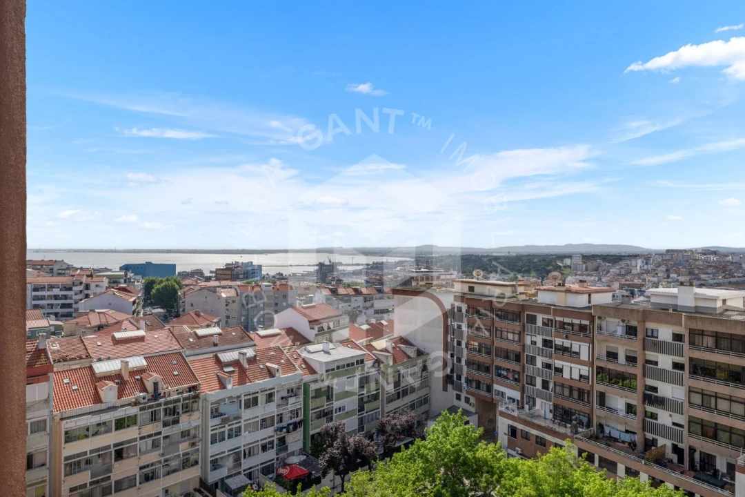 Apartamento T4 para Venda em Almada, Cova da Piedade, Pragal e Cacilhas Foto 11