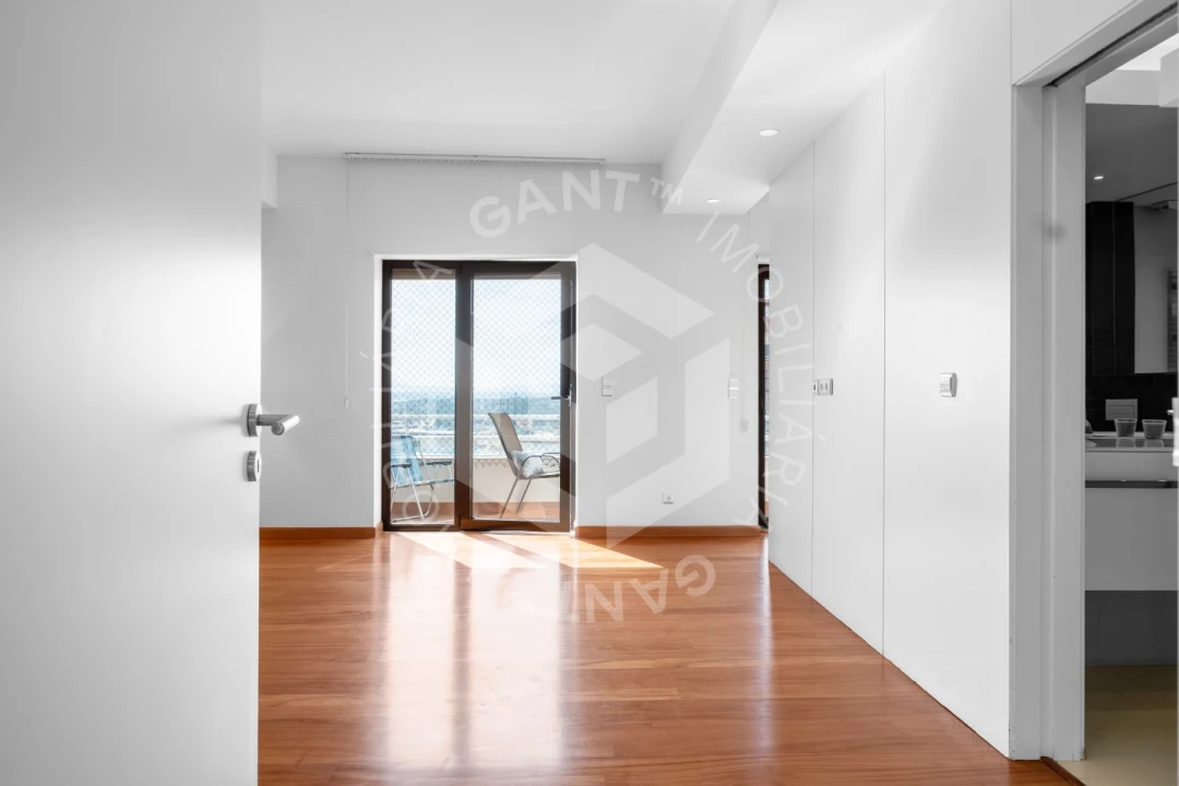 Apartamento T4 para Venda em Almada, Cova da Piedade, Pragal e Cacilhas Foto 25