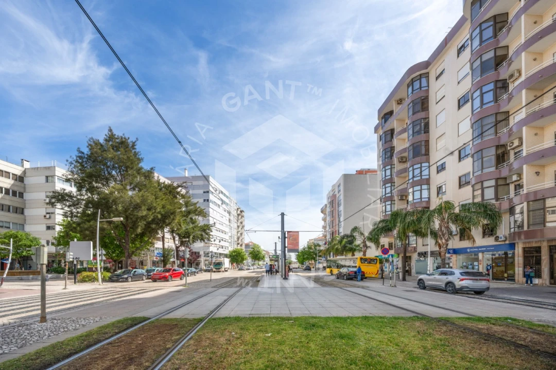 Apartamento T4 para Venda em Almada, Cova da Piedade, Pragal e Cacilhas Foto 34