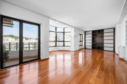 Apartamento T4 para Venda em Almada, Cova da Piedade, Pragal e Cacilhas