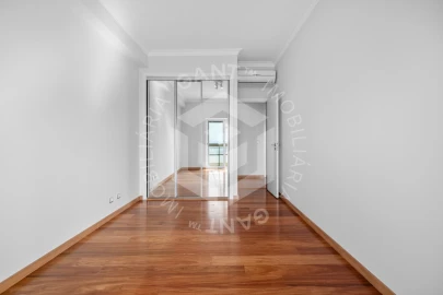Apartamento T4 para Venda em Almada, Cova da Piedade, Pragal e Cacilhas