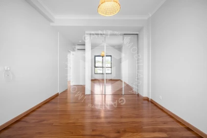 Apartamento T4 para Venda em Almada, Cova da Piedade, Pragal e Cacilhas