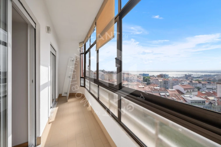 Apartamento T4 para Venda em Almada, Cova da Piedade, Pragal e Cacilhas Foto 15