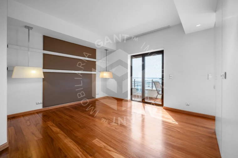 Apartamento T4 para Venda em Almada, Cova da Piedade, Pragal e Cacilhas Foto 28