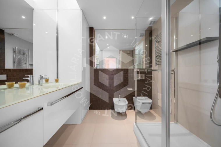 Apartamento T4 para Venda em Almada, Cova da Piedade, Pragal e Cacilhas Foto 31
