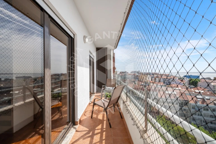Apartamento T4 para Venda em Almada, Cova da Piedade, Pragal e Cacilhas Foto 32