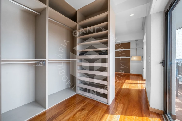 Apartamento T4 para Venda em Almada, Cova da Piedade, Pragal e Cacilhas Foto 30