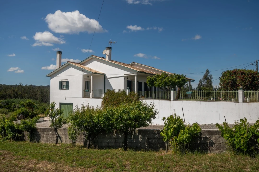 Moradia T3 para Venda em Almagreira Foto 4