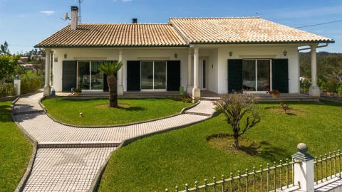 Moradia T3 para Venda em Almagreira