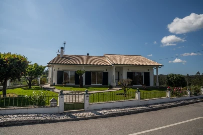 Moradia T3 para Venda em Almagreira