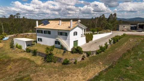 Moradia T3 para Venda em Almagreira