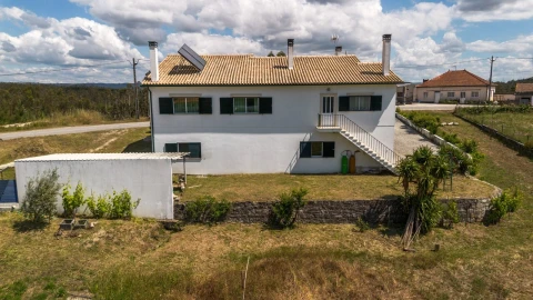 Moradia T3 para Venda em Almagreira