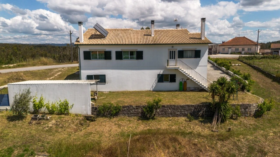 Moradia T3 para Venda em Almagreira Foto 9