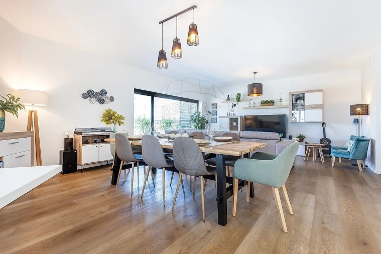 Apartamento T4 para Venda em Lumiar Foto 2