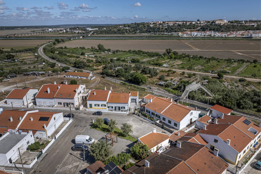 Moradia T4 para Venda em Santa Maria do Castelo e Santiago e Santa Susana Foto 23