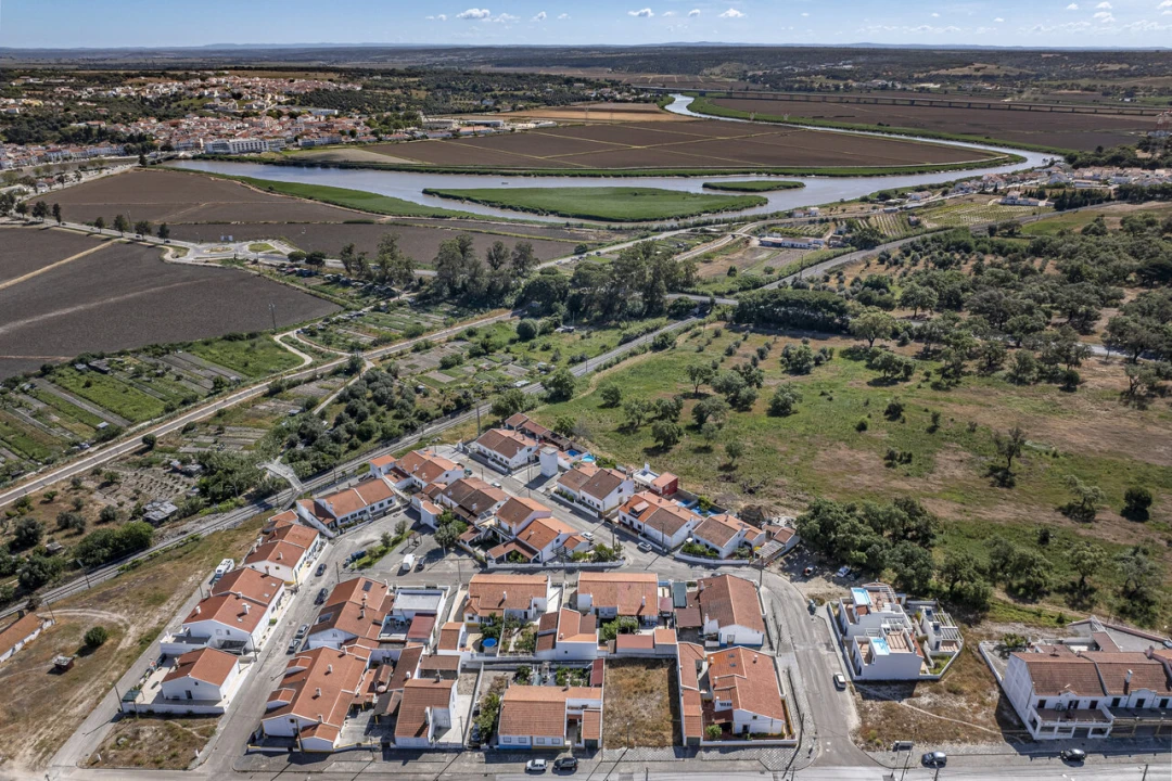 Moradia T4 para Venda em Santa Maria do Castelo e Santiago e Santa Susana Foto 26