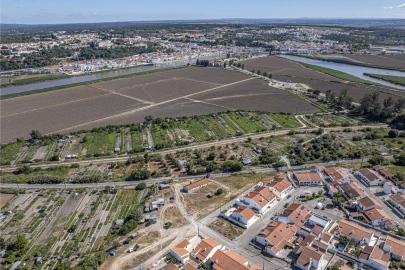 Moradia T4 para Venda em Santa Maria do Castelo e Santiago e Santa Susana