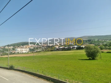 Moradia T4 para Venda em Gouveia (São Pedro e São Julião)
