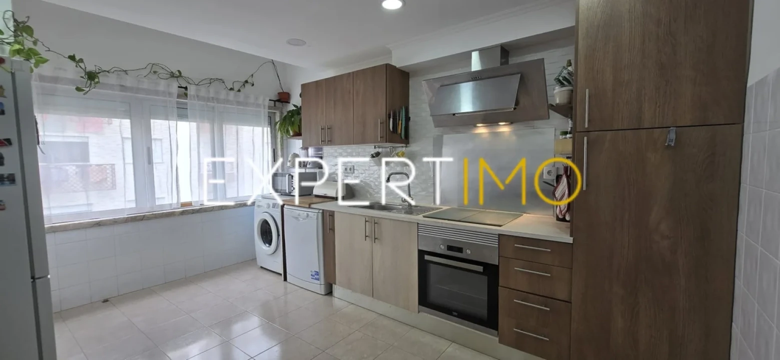 Apartamento T2 para Venda em Algueirão-Mem Martins Foto 17