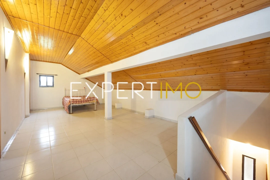 Apartamento T5 para Venda em Santiago e São Simão de Litém e Albergaria dos Doze Foto 2