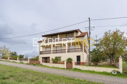 Apartamento T5 para Venda em Santiago e São Simão de Litém e Albergaria dos Doze