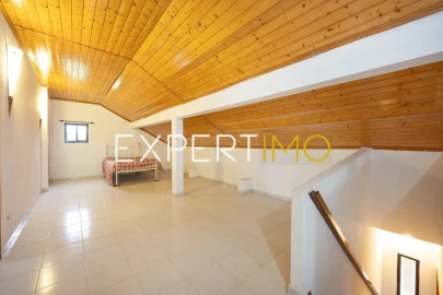 Apartamento T5 para Venda em Santiago e São Simão de Litém e Albergaria dos Doze