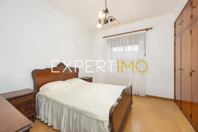 Apartamento T5 para Venda em Santiago e São Simão de Litém e Albergaria dos Doze