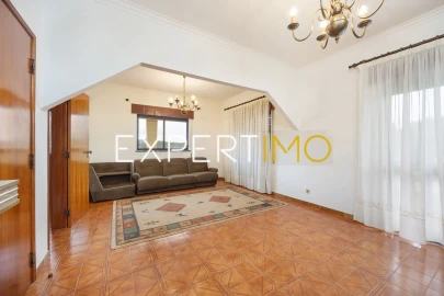 Apartamento T5 para Venda em Santiago e São Simão de Litém e Albergaria dos Doze