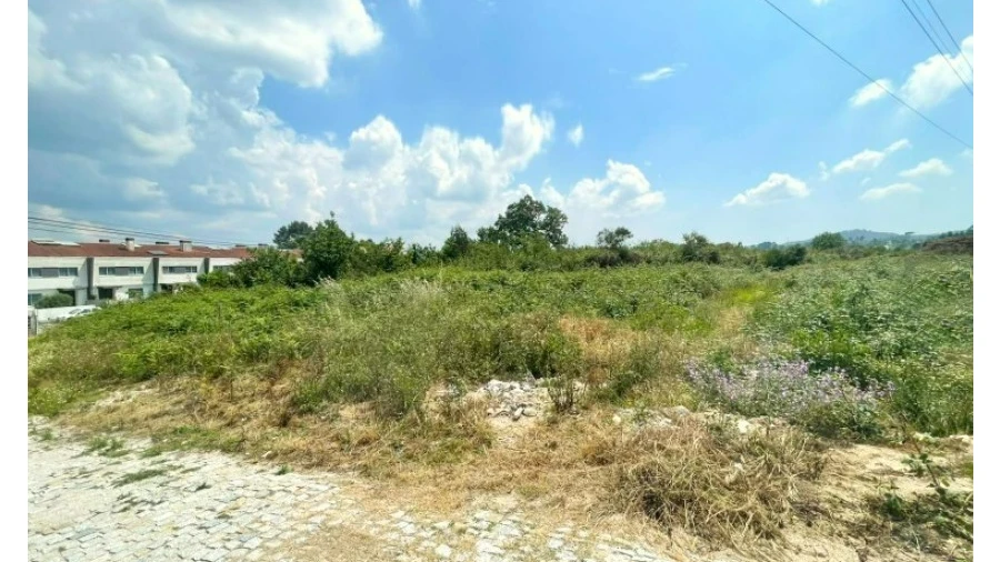 Terreno para Venda em Paredes