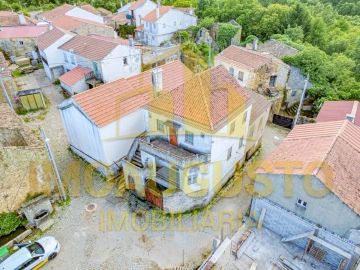 Moradia T4 para Venda em Rendo
