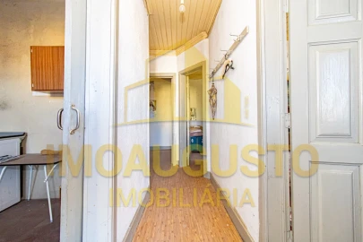 Moradia T4 para Venda em Rendo