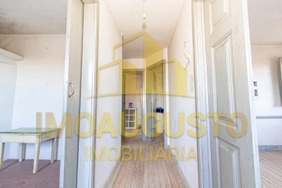 Moradia T4 para Venda em Rendo