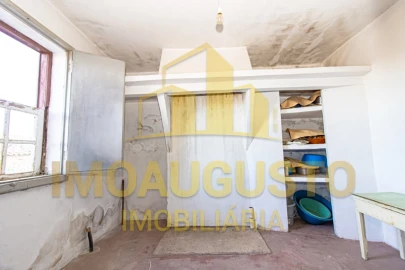 Moradia T4 para Venda em Rendo