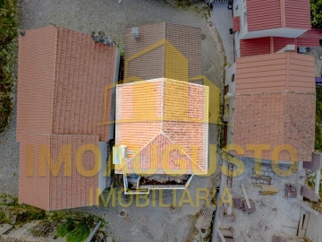 Moradia T4 para Venda em Rendo