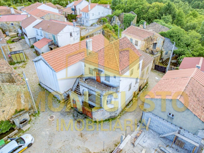 Moradia T4 para Venda em Rendo Foto 2