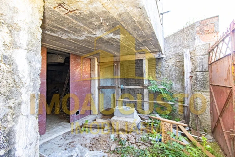Moradia T4 para Venda em Rendo Foto 19